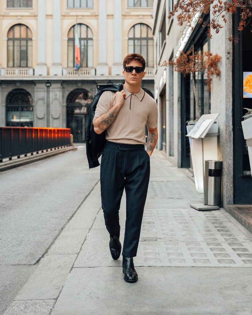 Outfit Smart Casual – Giacca effetto pelle, Polo con dettagli a contrasto, Pantalone elegante